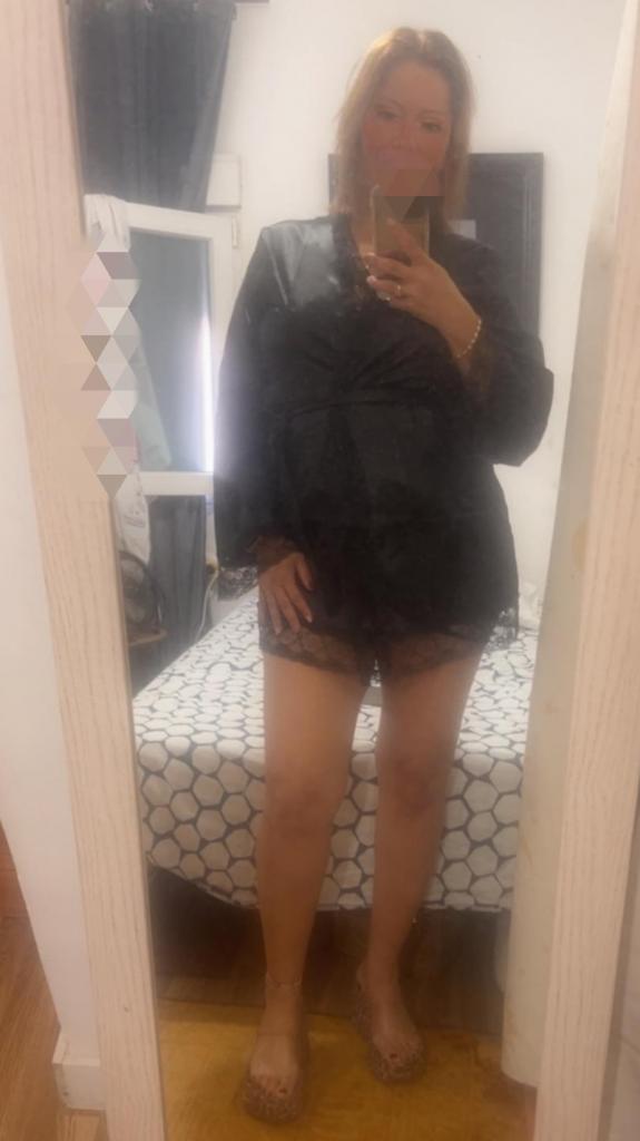 Chica busca chico en Ibiza: 