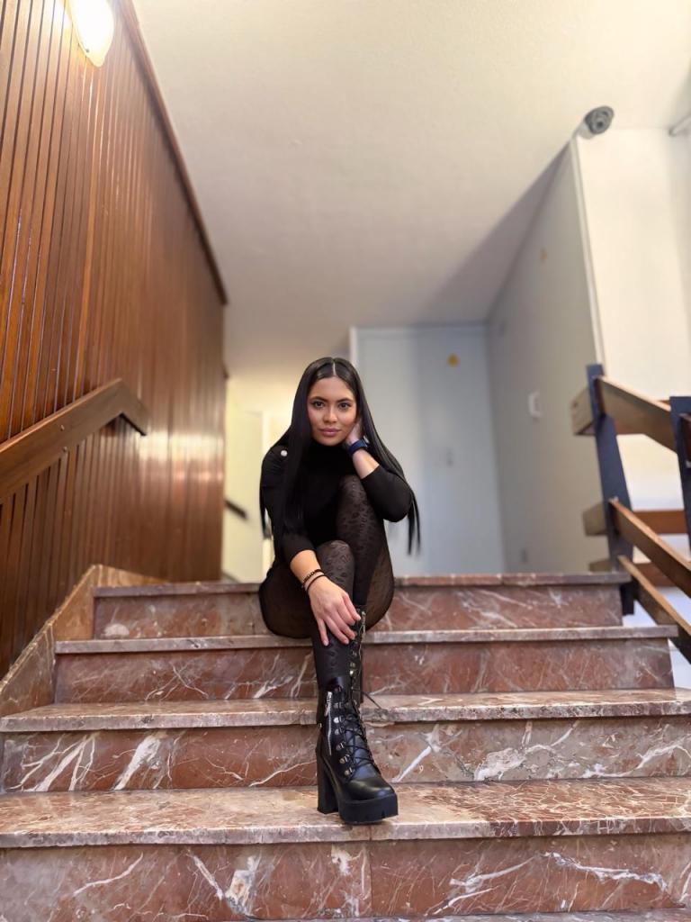 Chica busca chico en Málaga: Chica busca chico