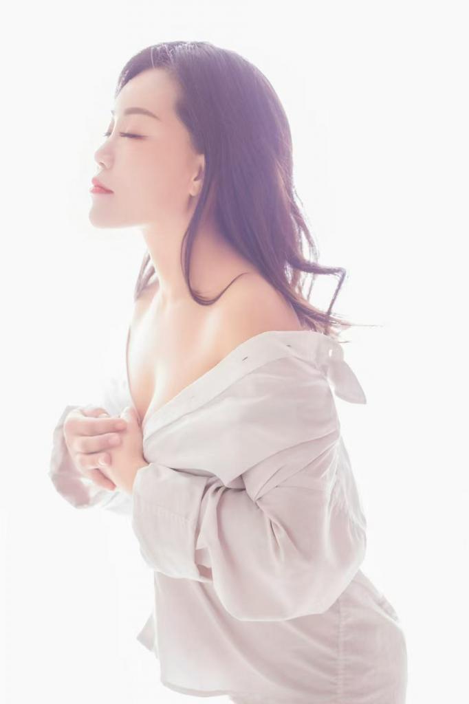 645543299: Chica busca chico en Barcelona