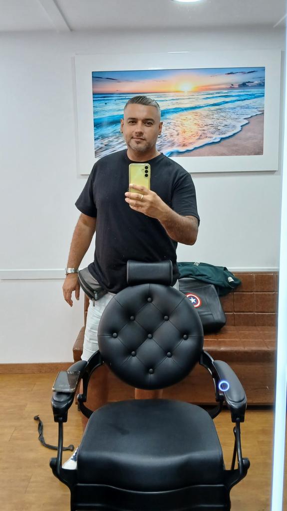 Chico busca chica en Almería: 