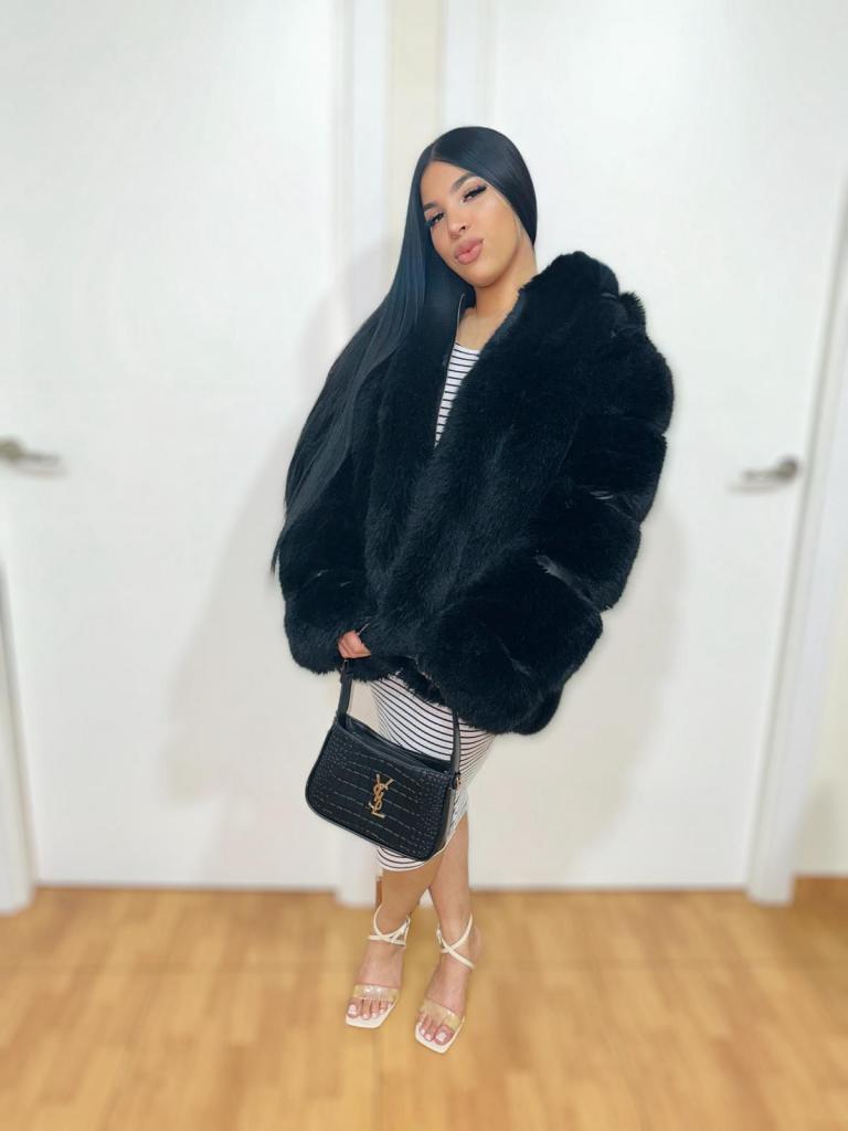 634884167: Chica busca chico en Málaga