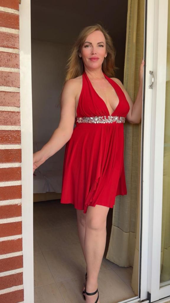 Chica busca chico en Alicante: Chica busca chico