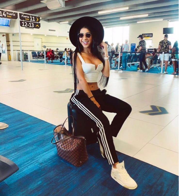 613835790: Chica busca chico en Málaga