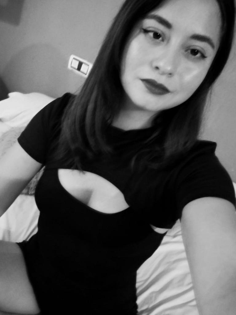 Chica busca chico en Ibiza: 