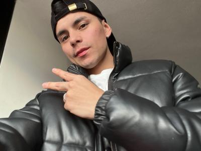 617751173: Chico busca chica en Madrid