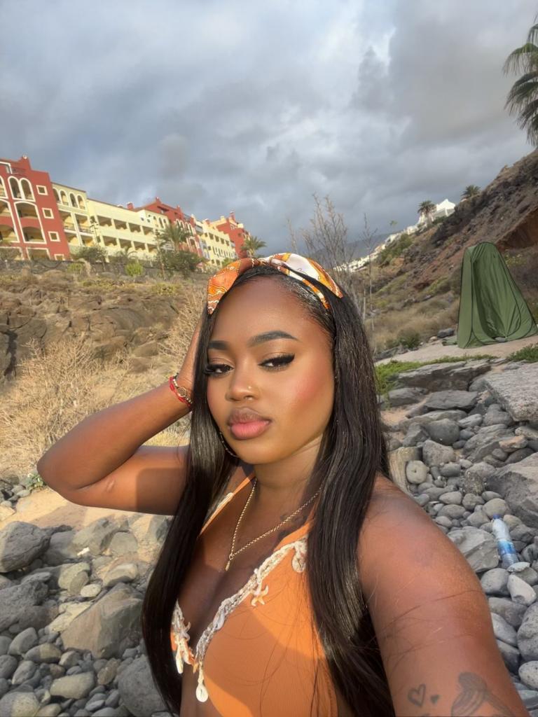 Chica busca chico en Tenerife: 