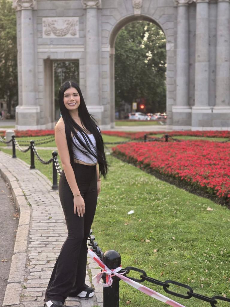 Chica busca chico en Ibiza: 