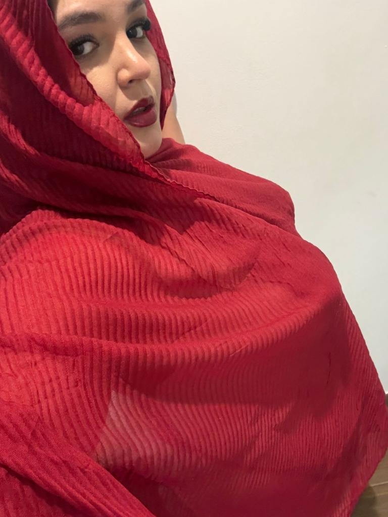 Chica busca chico en Granada: Chica busca chico