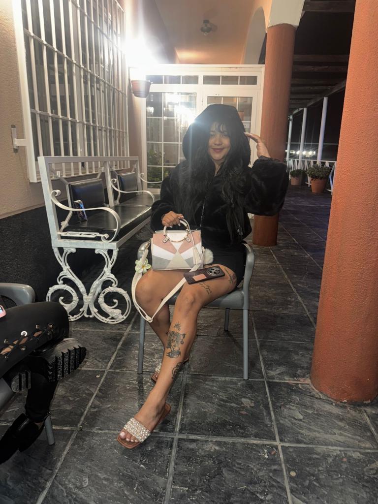 645056944: Chica busca chico en Valencia