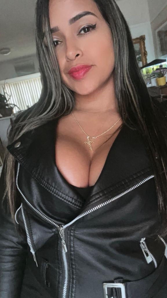 Chica busca chico en Alicante: Chica busca chico