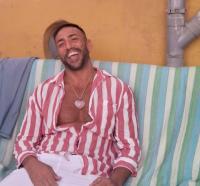 631444602: Chico busca chica en Barcelona