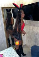 664556175: Chica busca chico en Sevilla