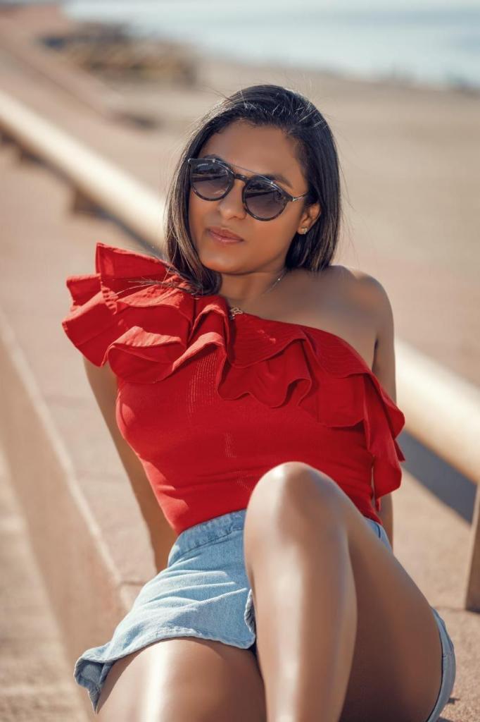 Chica busca chico en Alicante: Chica busca chico