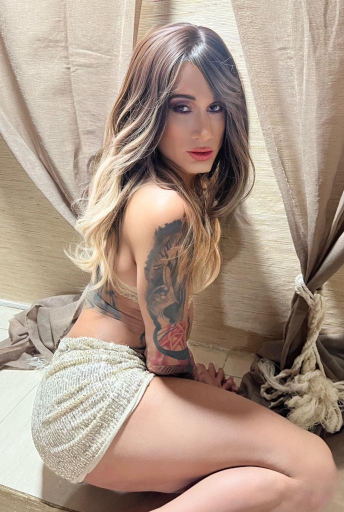 666215438: Transexual en León