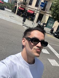 Chico busca chica en Barcelona: 