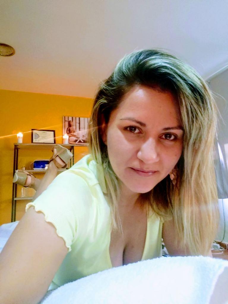 Chica busca chico en Málaga: Chica busca chico