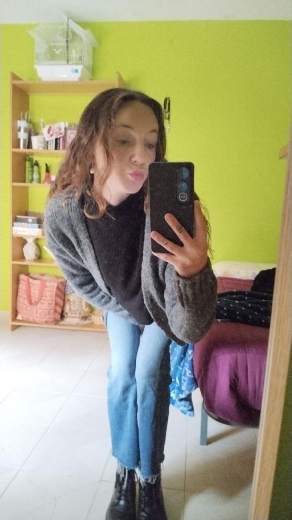 611787887: Chica busca chico en Valencia