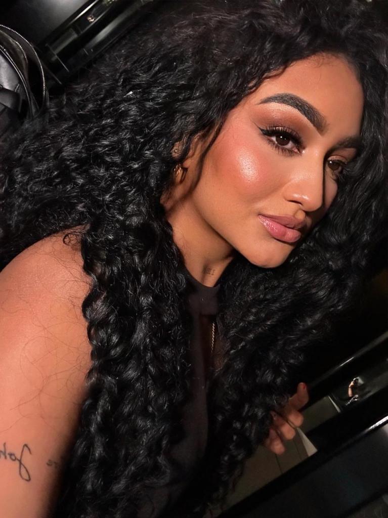 613254640: Chica busca chico en Gerona