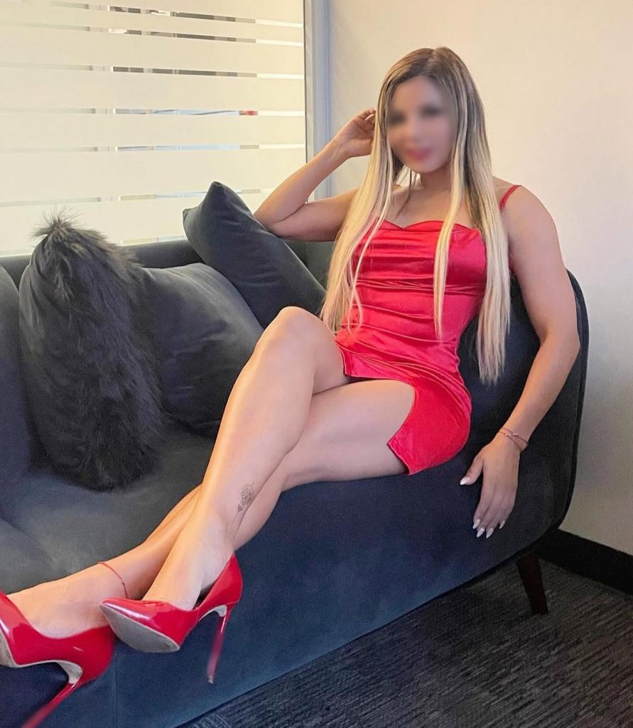 641477092: Chica busca chico en Granada