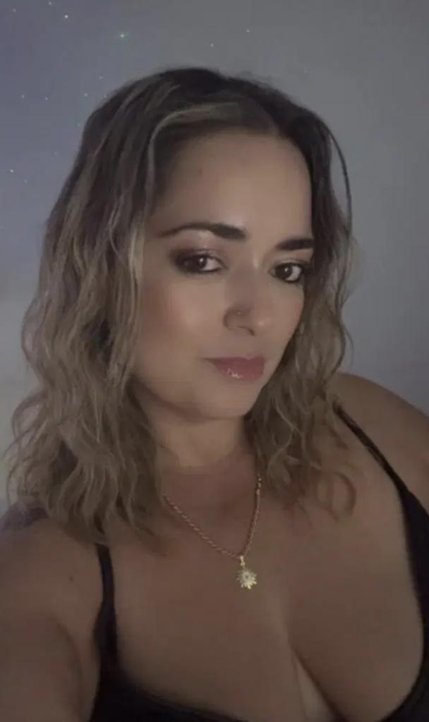 Chica busca chico en Huelva: Chica busca chico