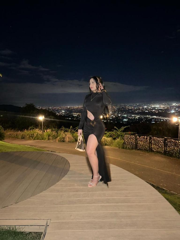 623766561: Chica busca chico en Mallorca