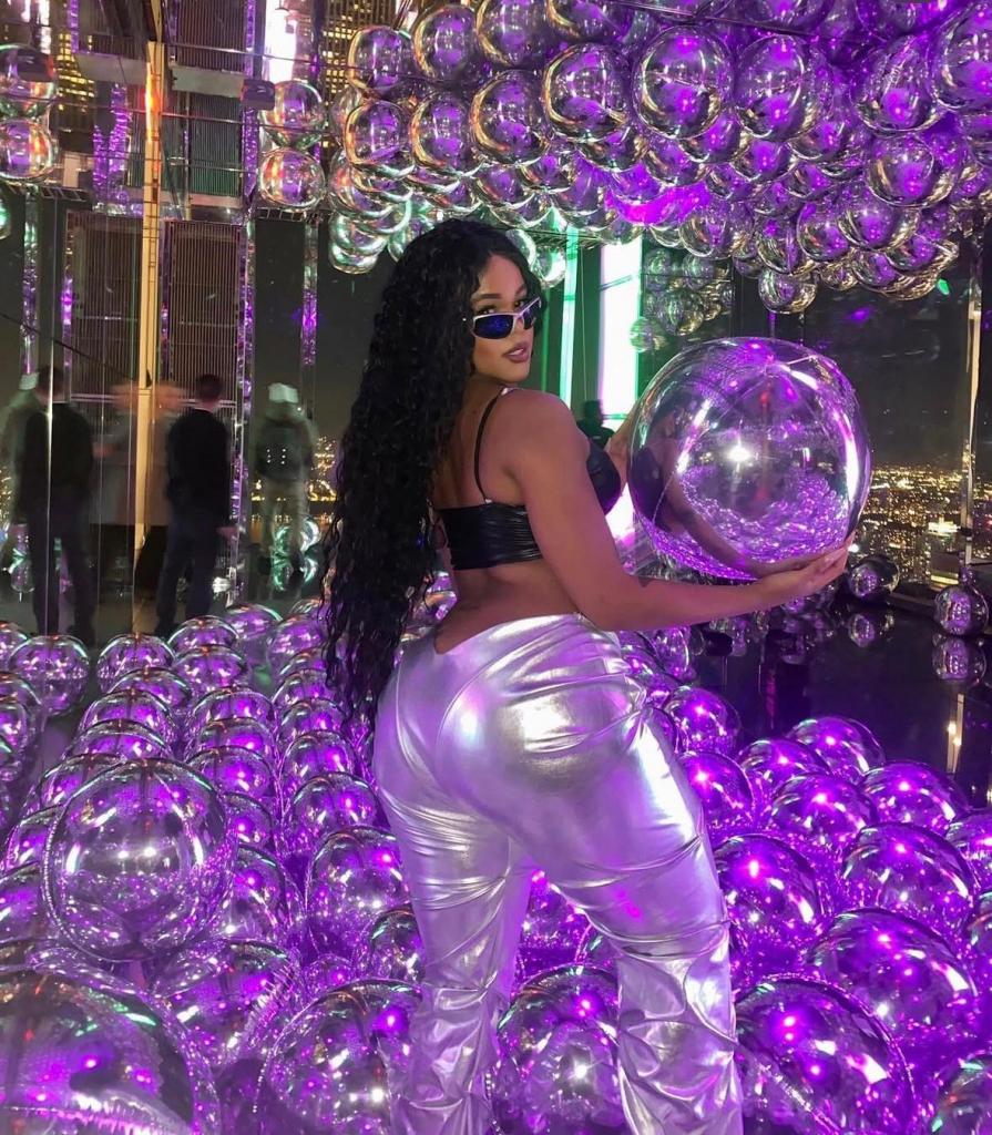 Chica busca chico en Málaga: Chica busca chico