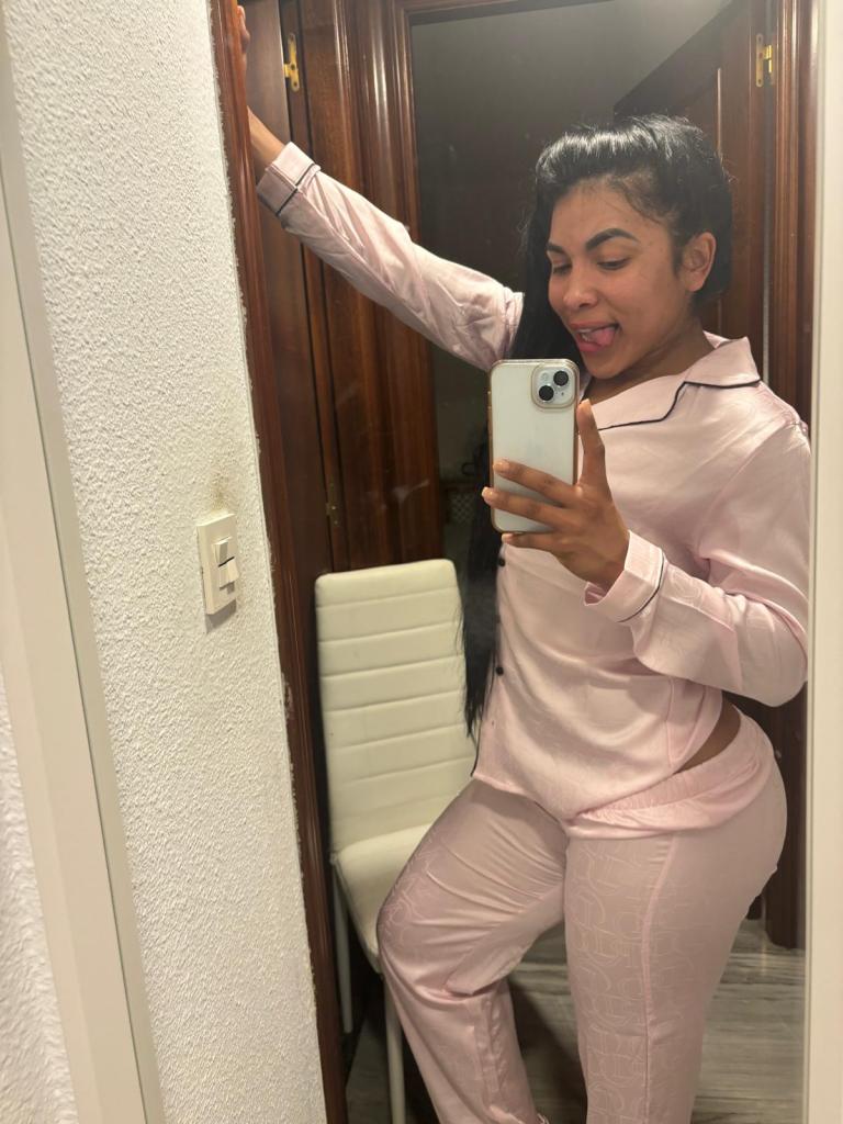 Chica busca chico en Granada: 