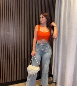 643506185: Chica busca chico en Granada