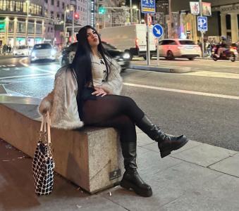 674993275: Chica busca chico en Madrid