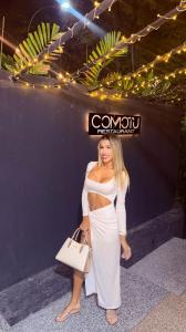 677375060: Chica busca chico en Barcelona