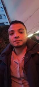 613507640: Chico busca chica en Sevilla