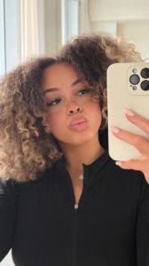 613834322: Chica busca chico en Pontevedra