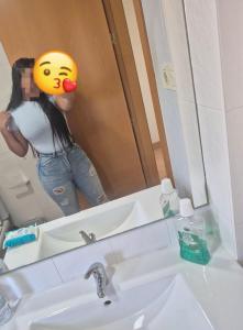 607249990: Chica busca chico en Almería