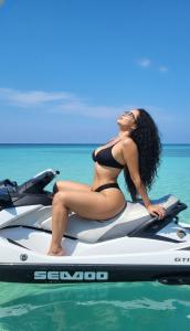 613677079: Chica busca chico en Málaga