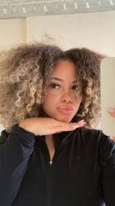 613834322: Chica busca chico en Pontevedra