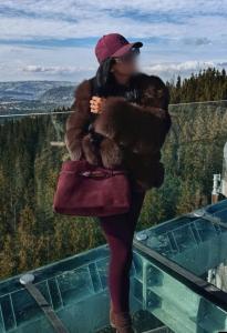 613767340: Chica busca chico en La Coruña