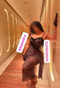692038278: Chica busca chico en Sevilla