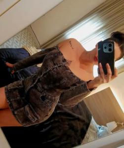 664320779: Chica busca chico en Sevilla