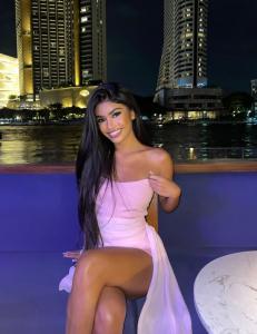 608945065: Chica busca chico en Ibiza