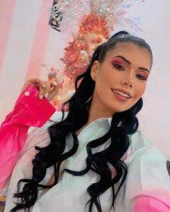 617746381: Chica busca chico en Madrid