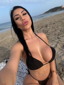 647007446: Chica busca chico en Madrid