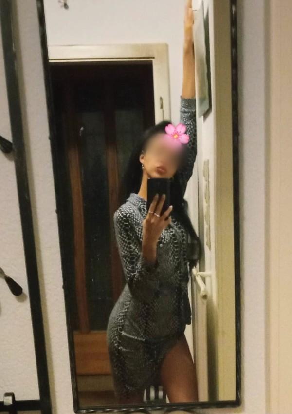 613767340: Chica busca chico en La Coruña