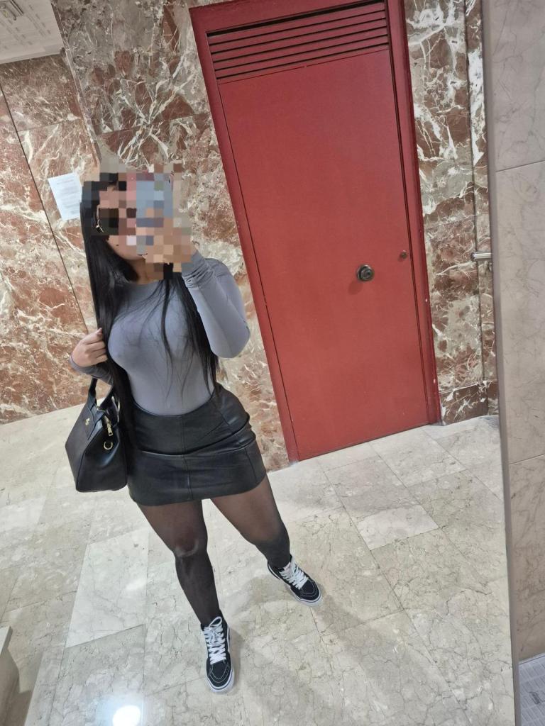 Chica busca chico en Almería: 