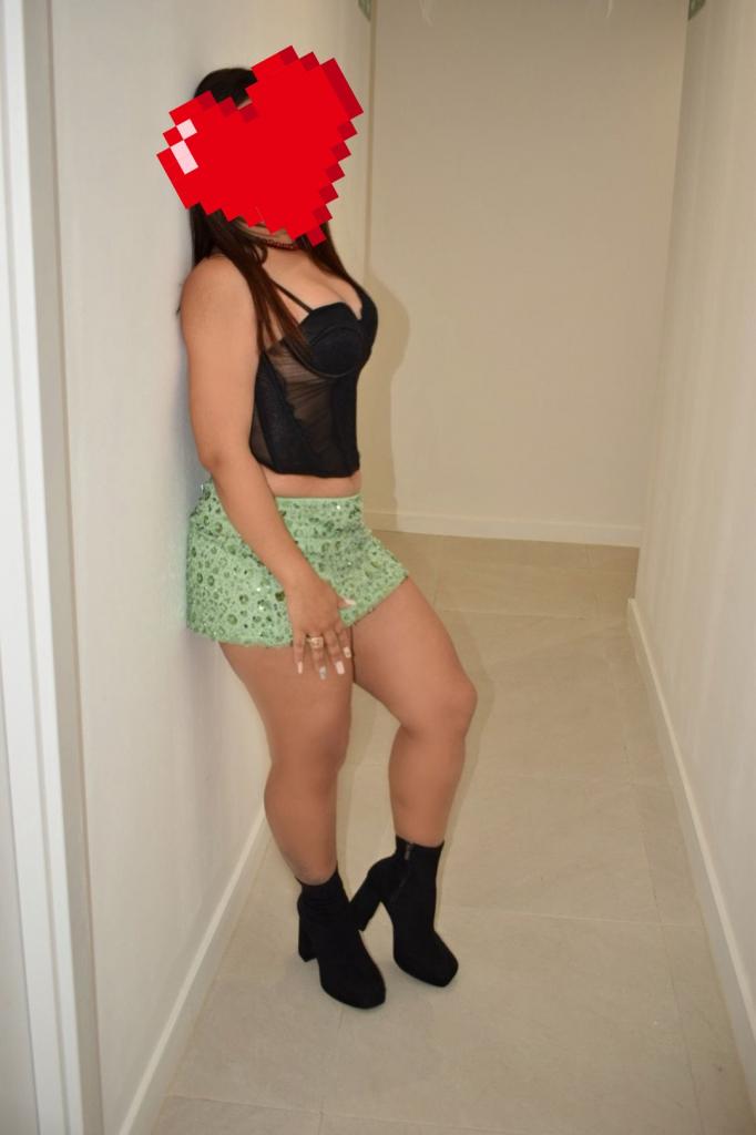 Chica busca chico en Alicante: Chica busca chico