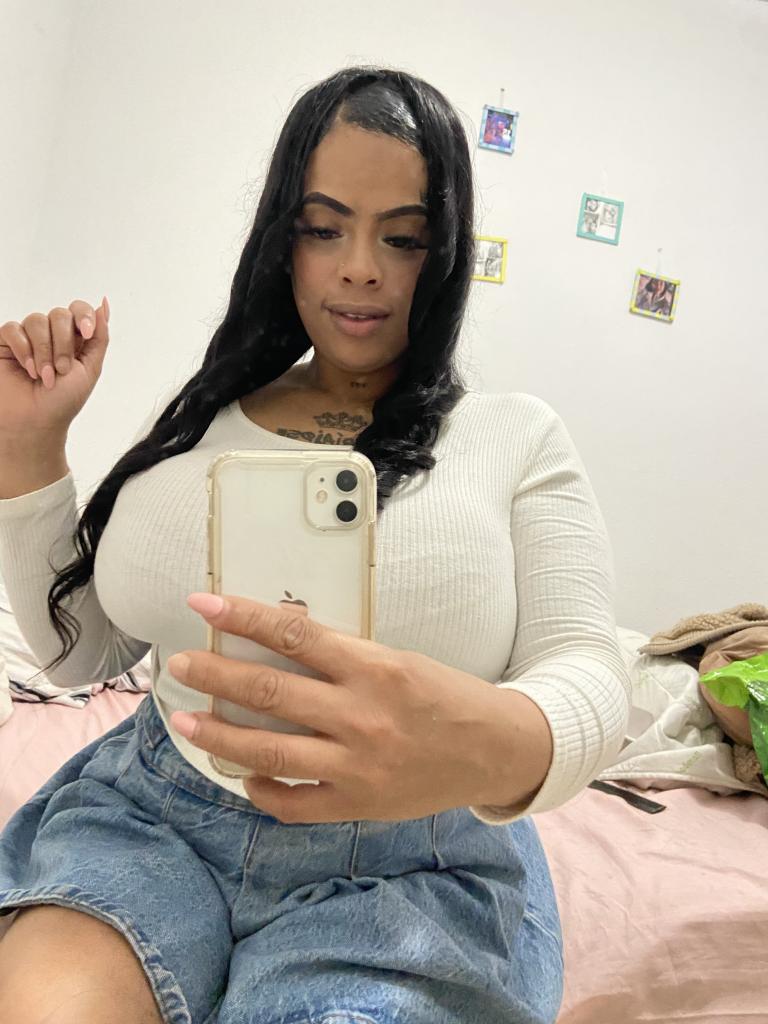 613898305: Chica busca chico en Alicante