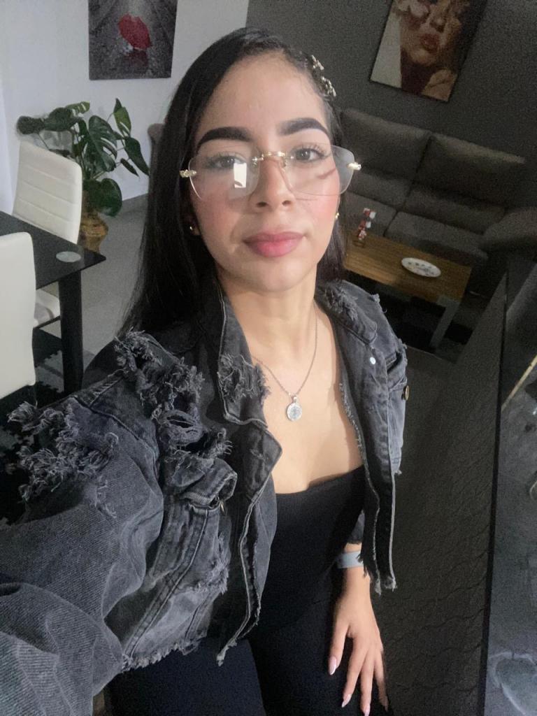 602589097: Chica busca chico en Gerona