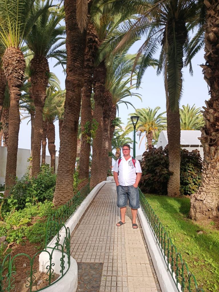 Chica busca chico en Tenerife: 