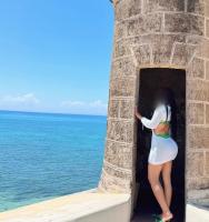 642987221: Chica busca chico en Sevilla