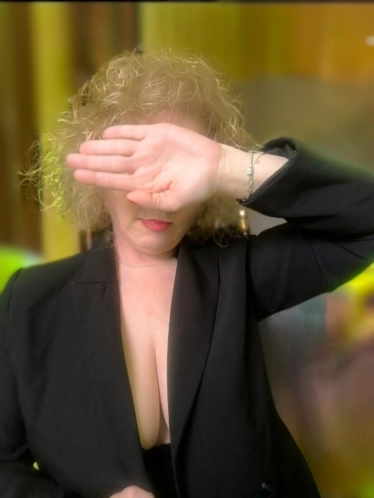 Chica busca chico en La Coruña: Chica busca chico