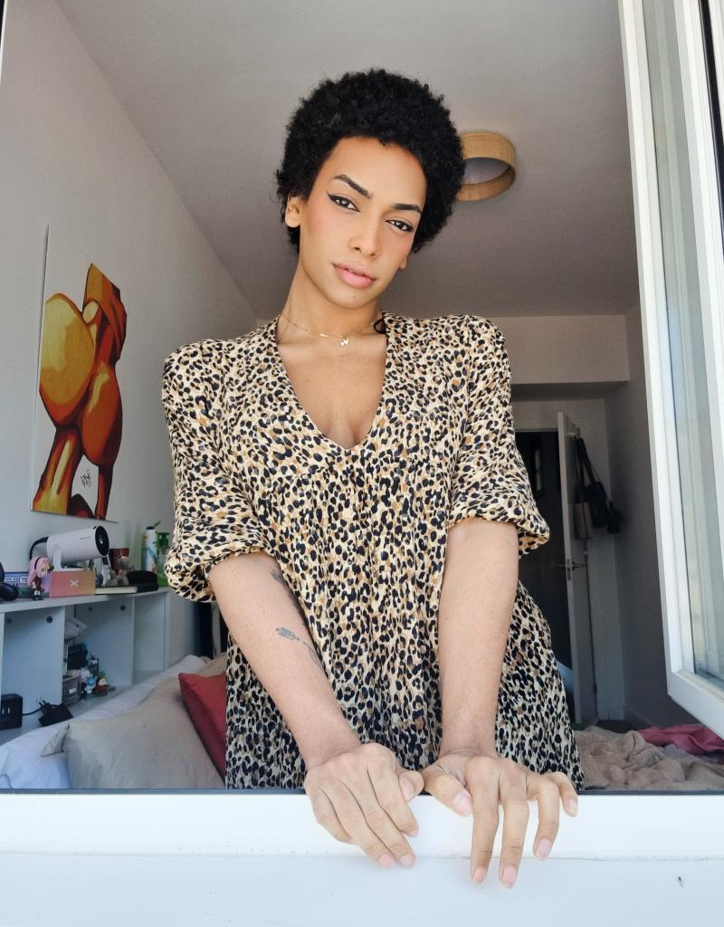 672908198: Transexual en Orense